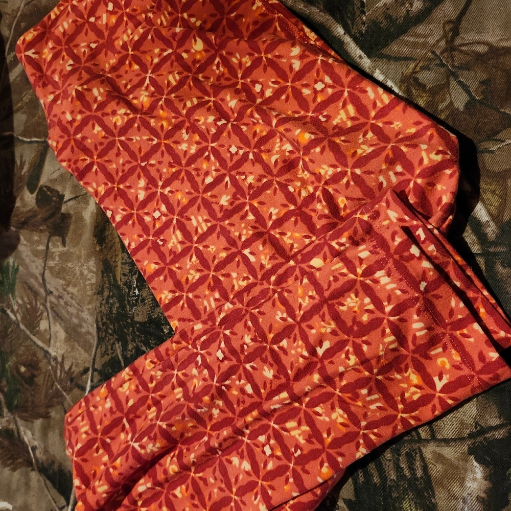 5/15.00 Buttery Soft Lularo1e Leggings